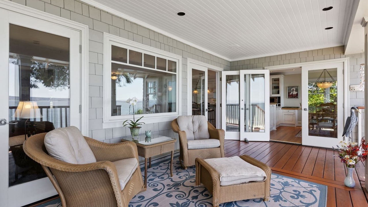 Photo of Patio Balcony in West Vancouver