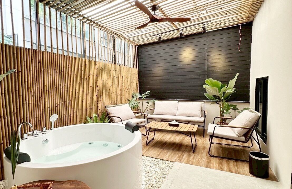 Photo of Outdoor in Khlong Toei Nuea