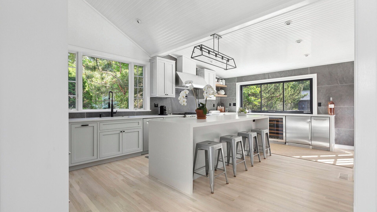 Photo of Kitchen in East Hampton