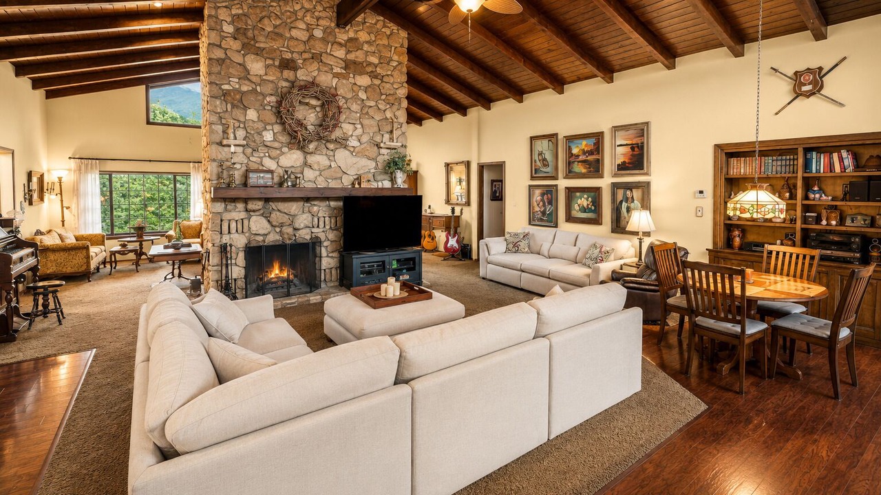 Photo of Livingroom in Fillmore