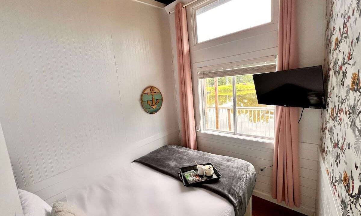 Photo of Bedroom in East Dubuque