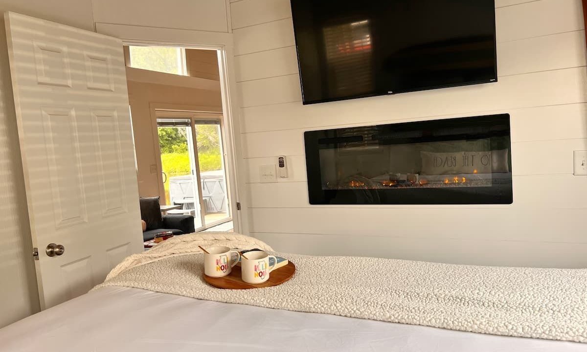 Photo of Bedroom in East Dubuque