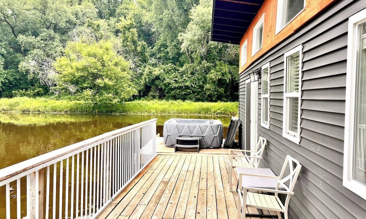 Photo of Patio Balcony in East Dubuque