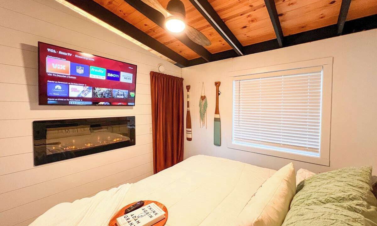 Photo of Bedroom in East Dubuque