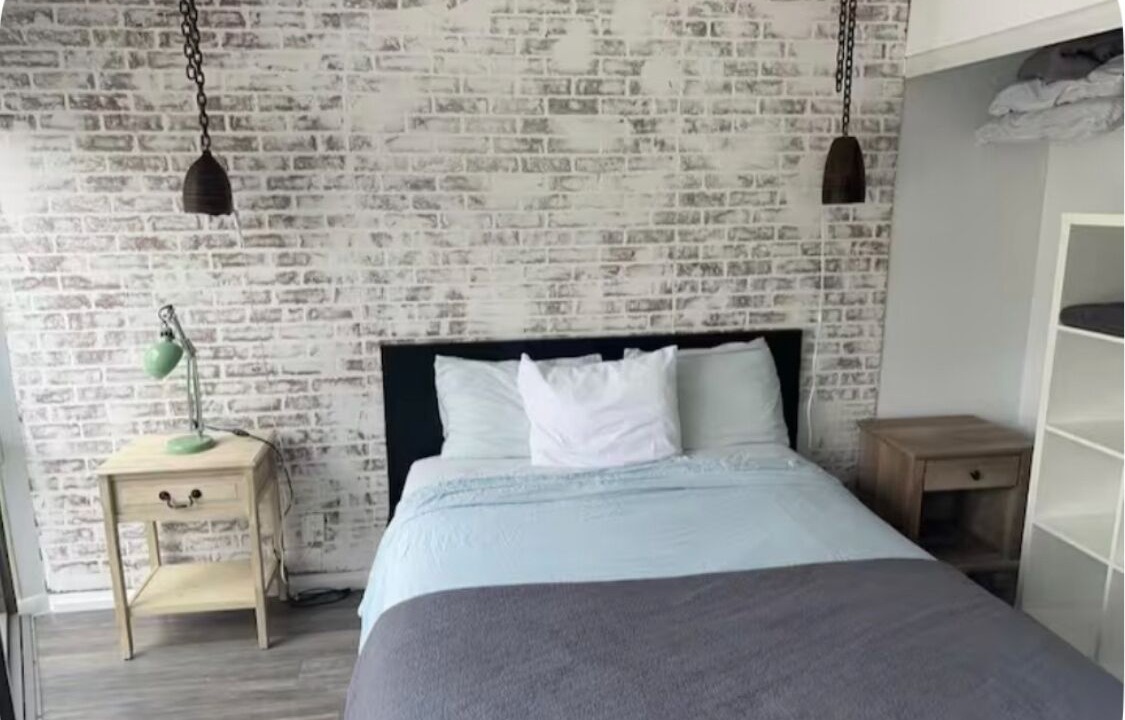 Photo of Bedroom in Bay Street Corridor
