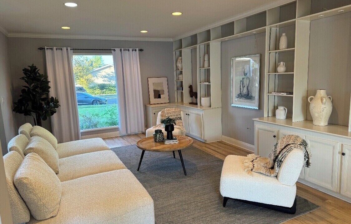 Photo of Livingroom in West Hills