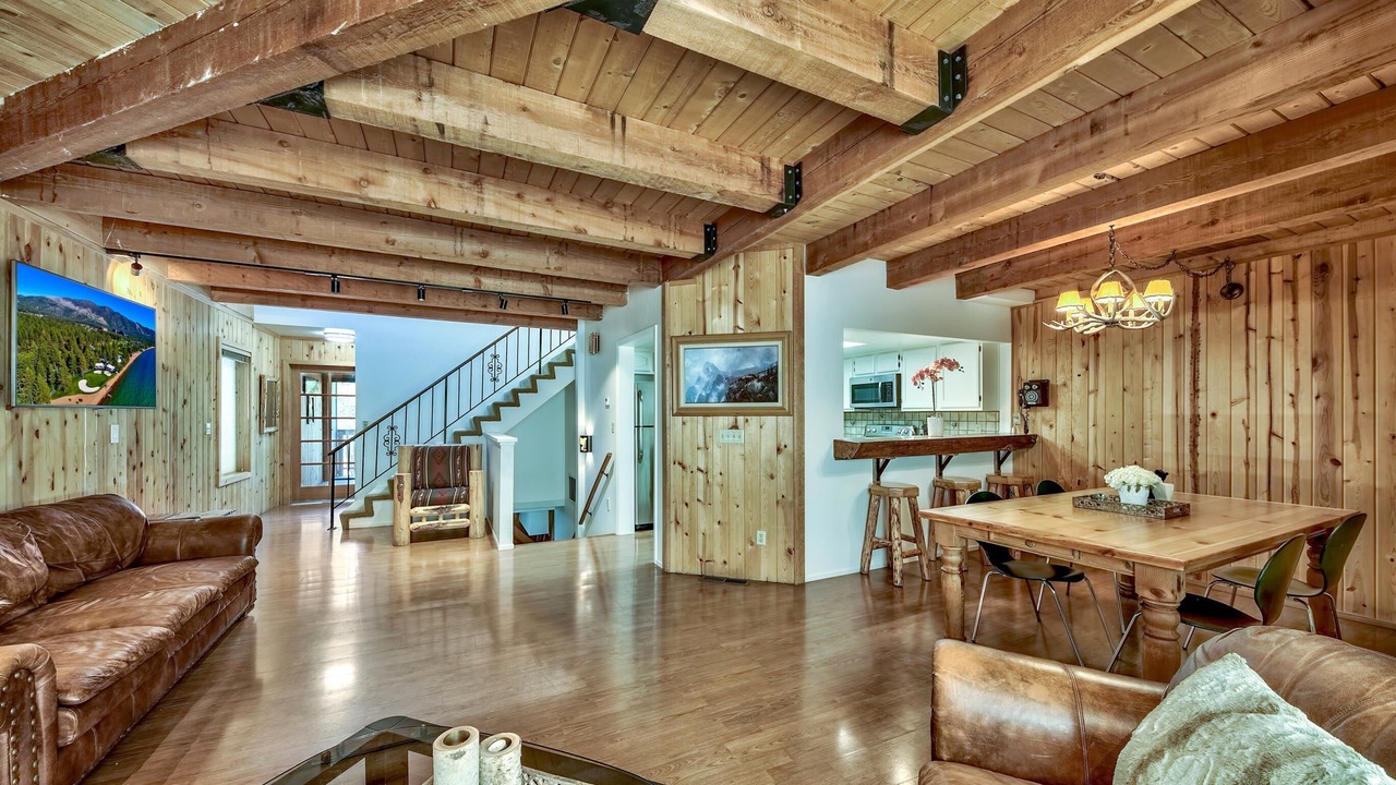 Photo of Livingroom in Tahoe Village