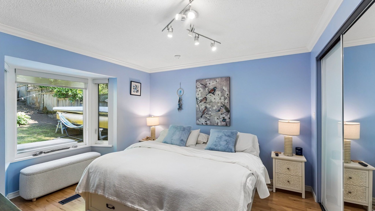 Photo of Bedroom in Deep Cove