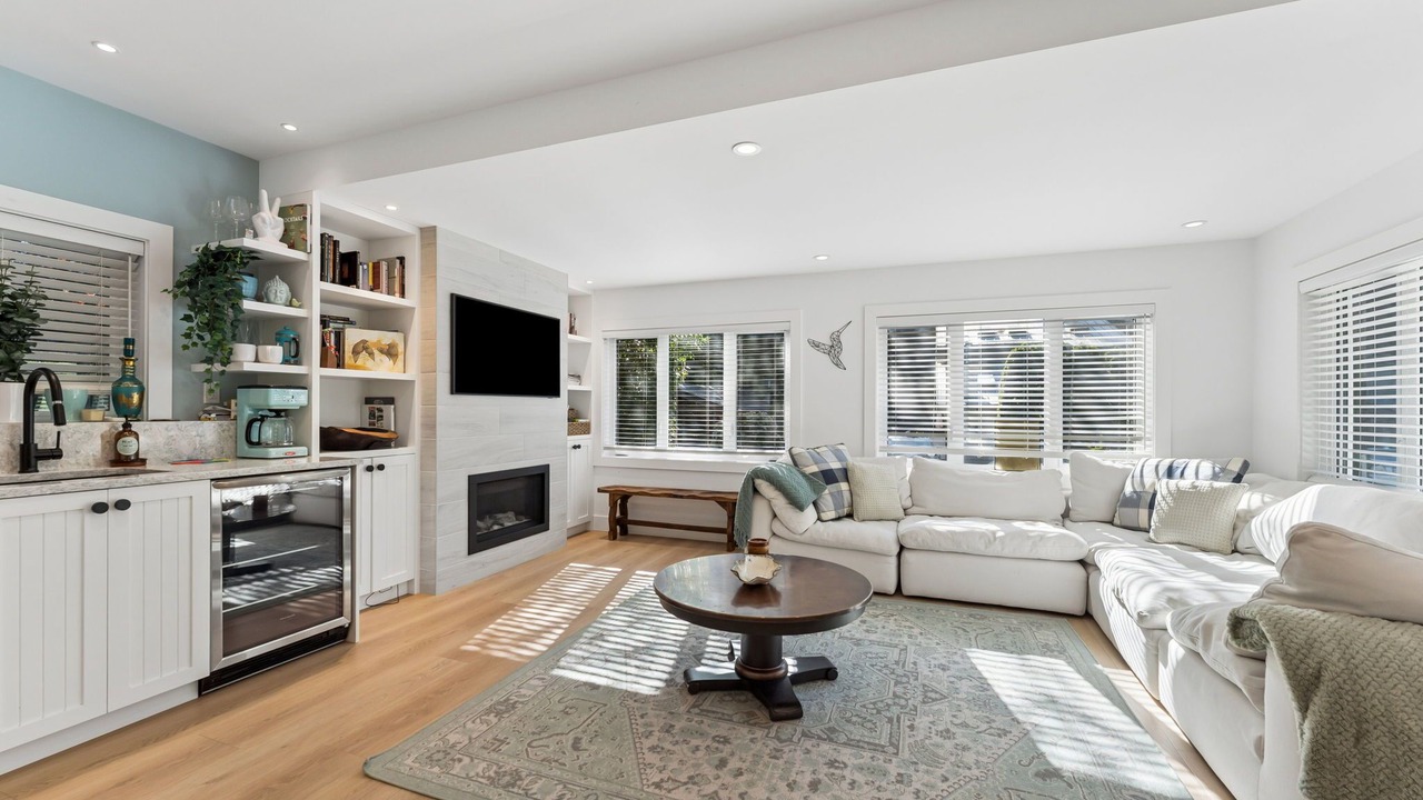 Photo of Livingroom in Deep Cove