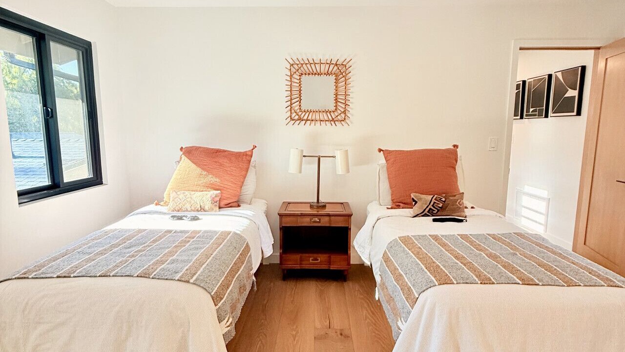 Photo of Bedroom in Meiners Oaks
