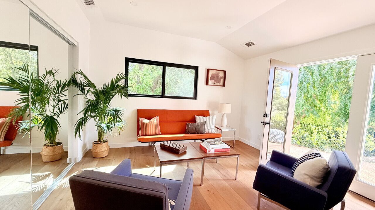 Photo of Livingroom in Meiners Oaks