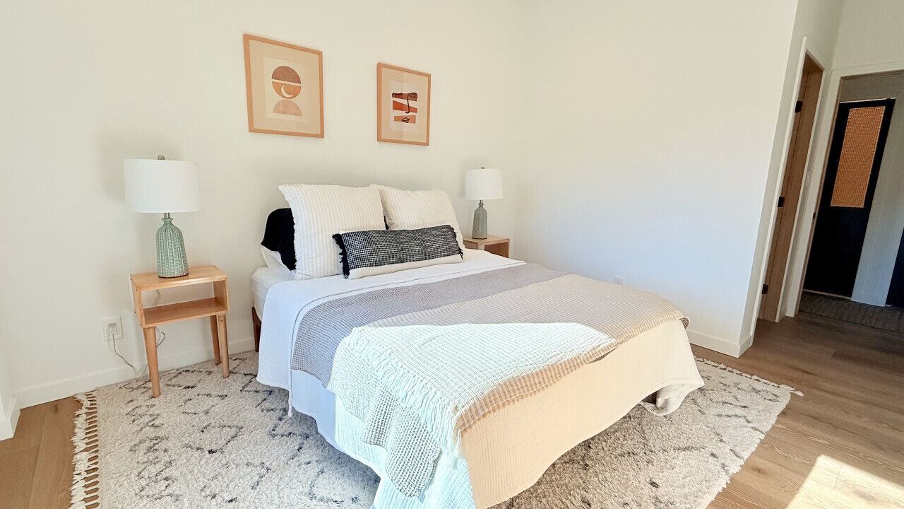 Photo of Bedroom in Meiners Oaks
