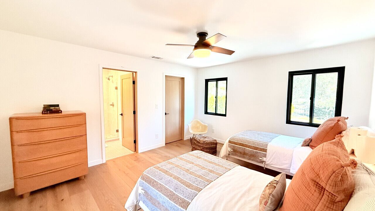 Photo of Bedroom in Meiners Oaks