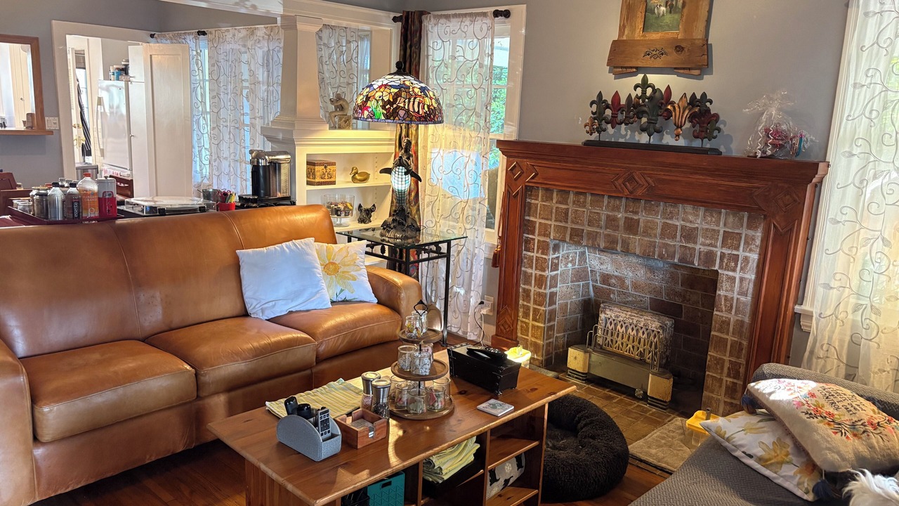 Photo of Livingroom in Melrose