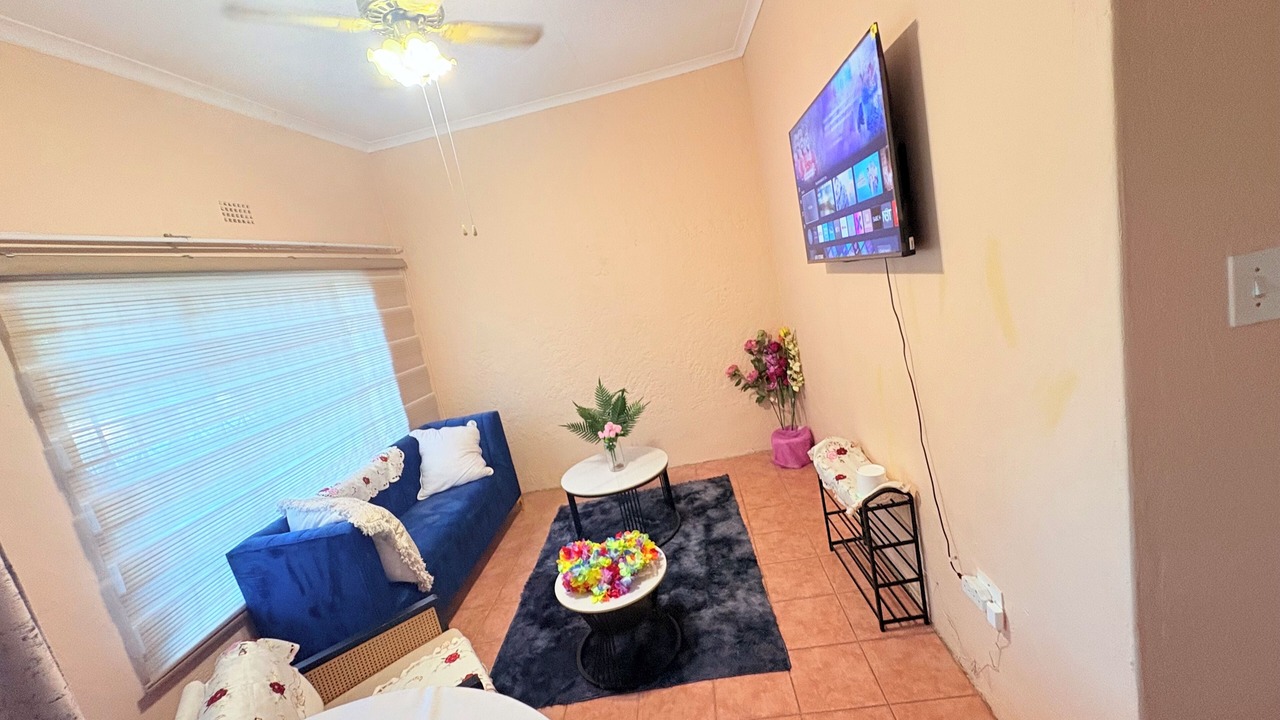 Photo of Livingroom in Greater Johannesburg Metropolitan Area