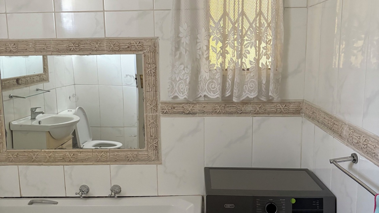 Photo of Bathroom in Greater Johannesburg Metropolitan Area