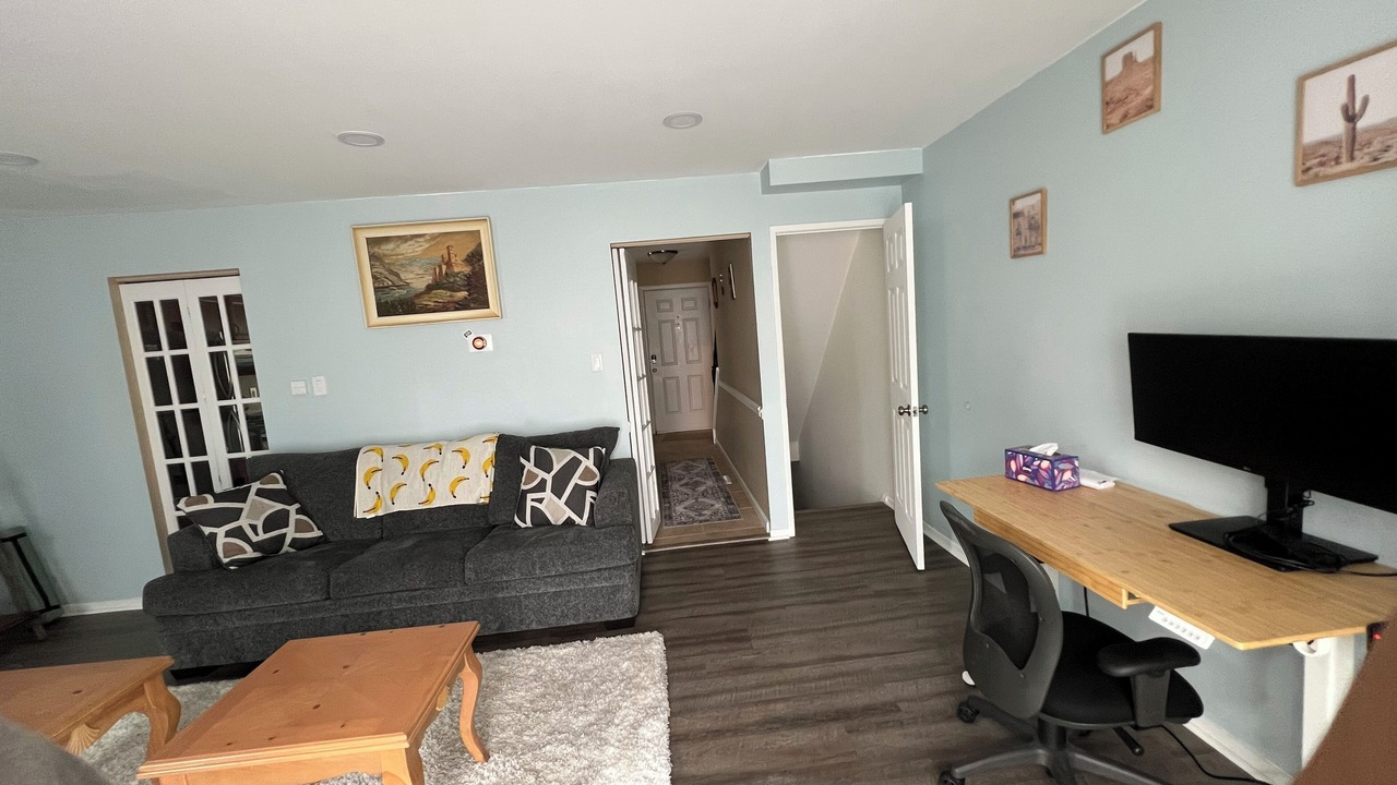 Photo of Livingroom in Gaithersburg