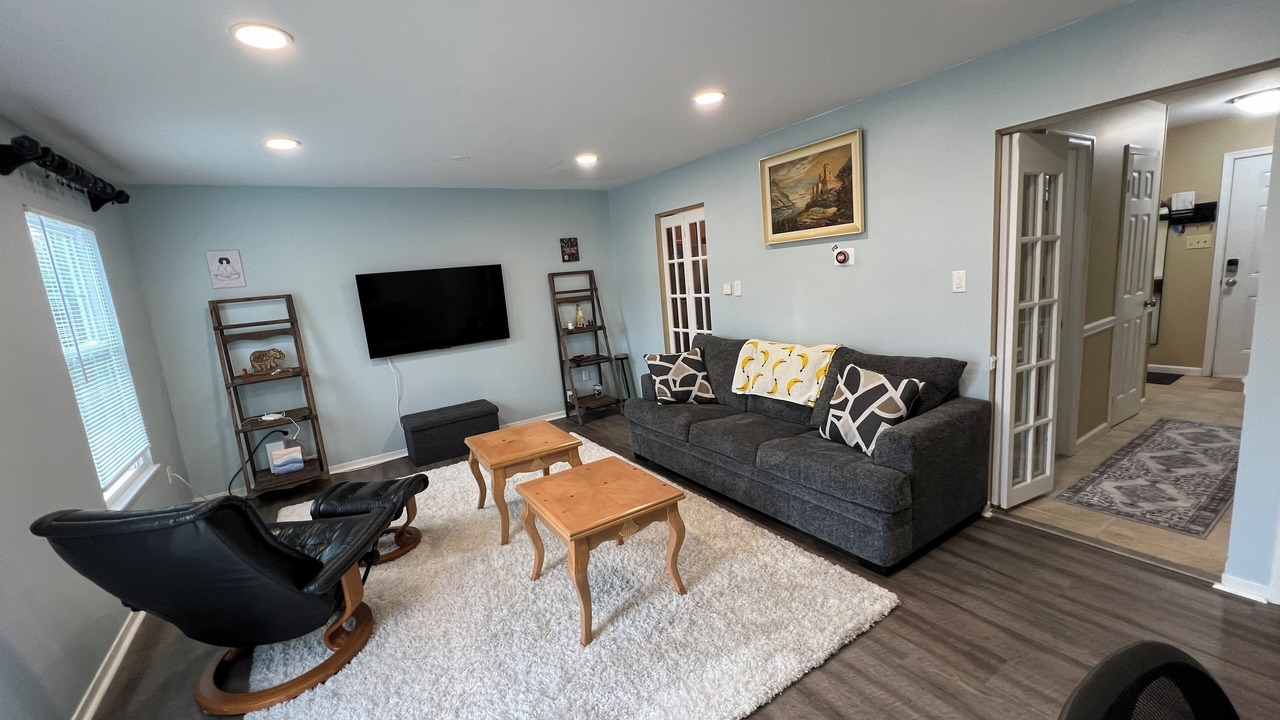 Photo of Livingroom in Gaithersburg