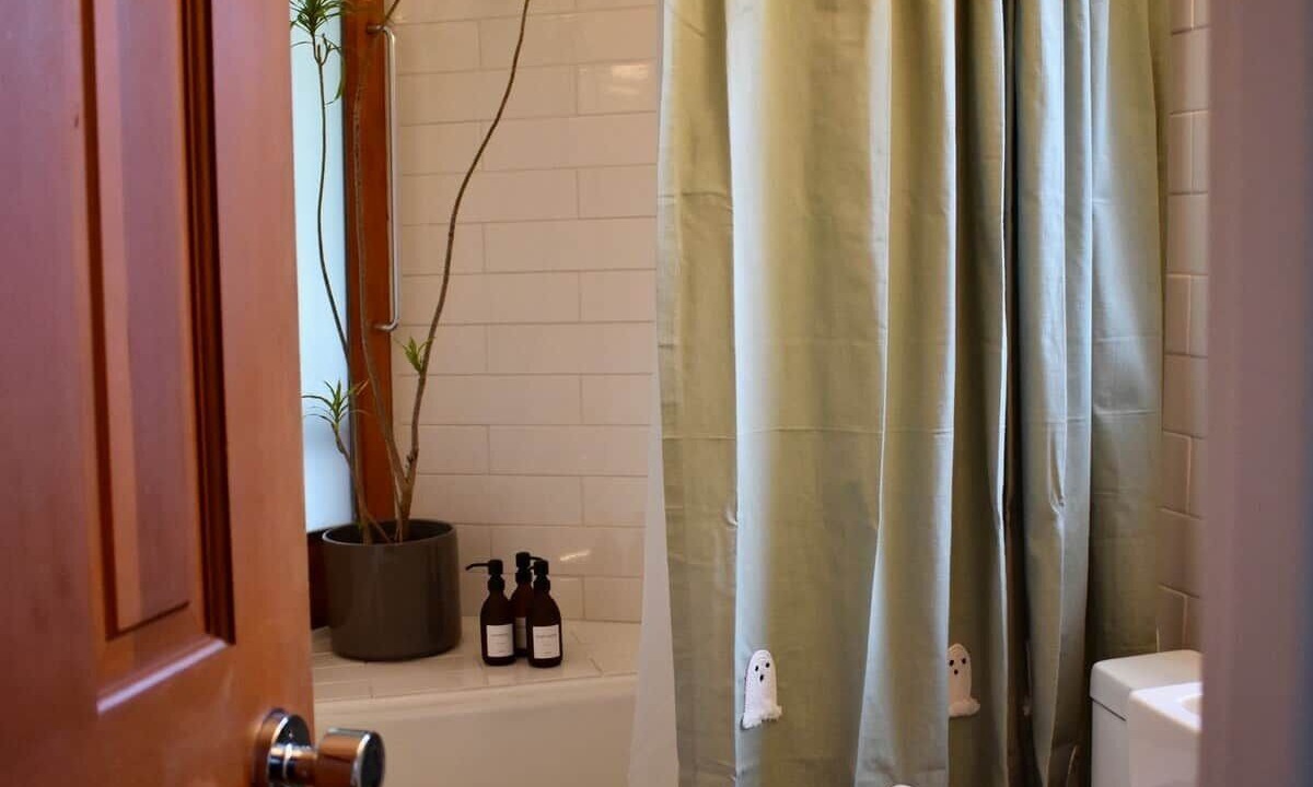 Photo of Bathroom in Fernwood