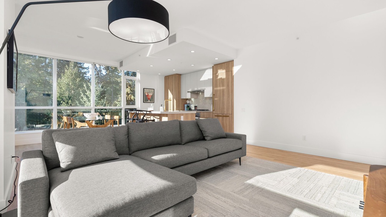 Photo of Livingroom in Lynn Valley
