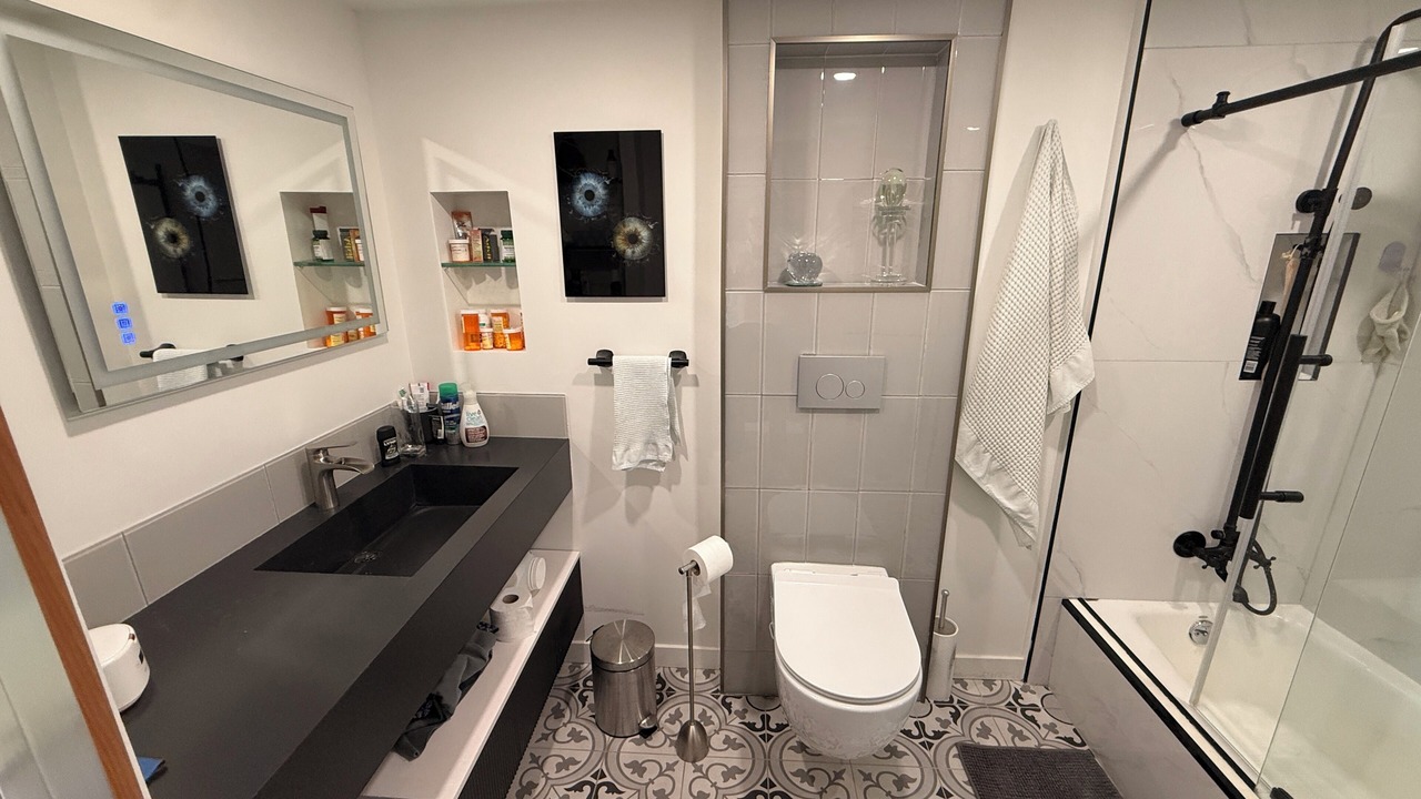 Photo of Bathroom in Hollyburn