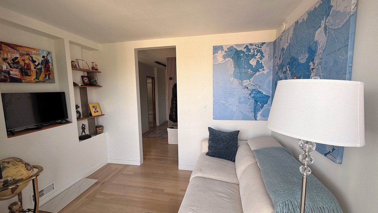 Photo of Livingroom in Hollyburn
