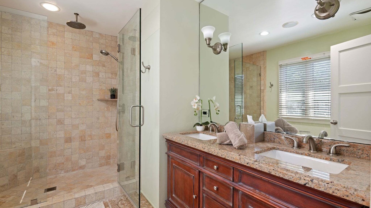Photo of Bathroom in West Mesa