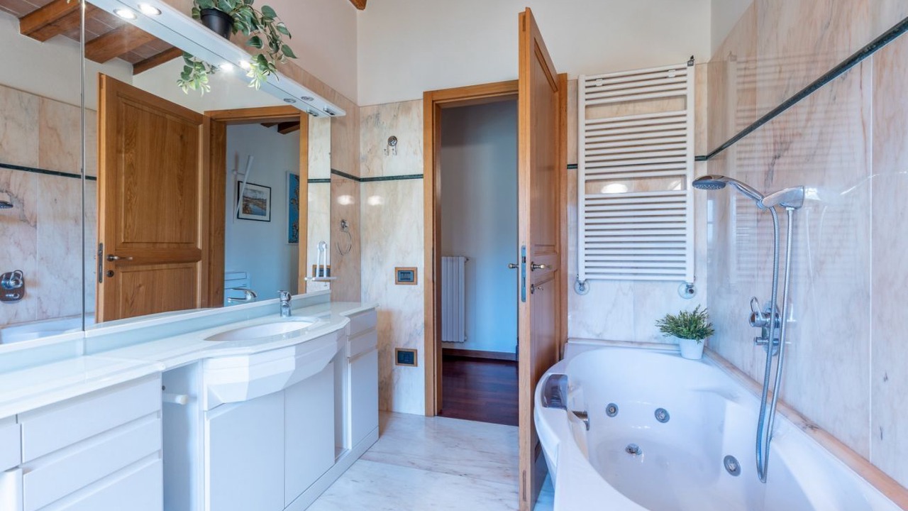 Photo of Bathroom in Palaia