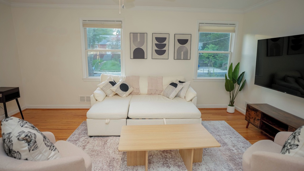 Photo of Livingroom in Wheaton-Glenmont