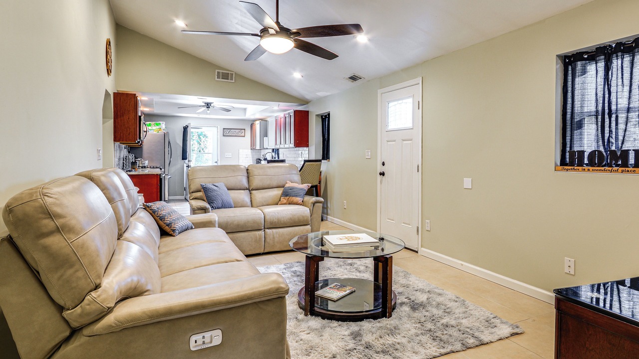 Photo of Livingroom in Lexington