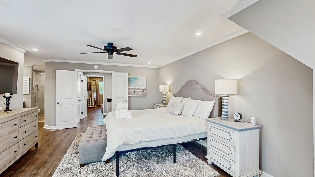 Photo of Bedroom in Shelter Cove