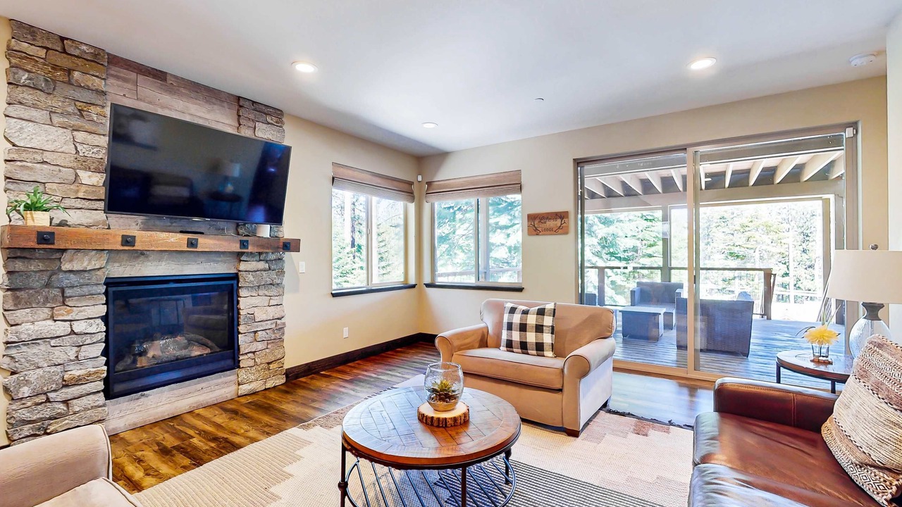Photo of Livingroom in North Upper Truckee