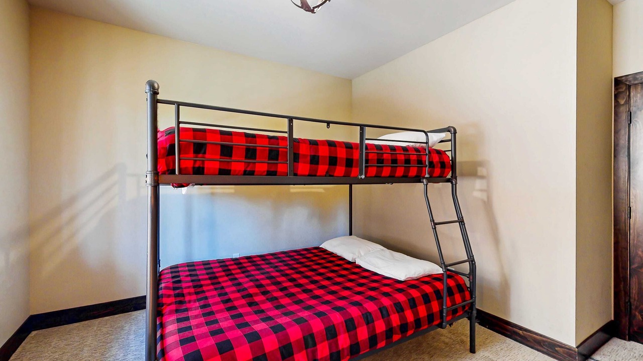 Photo of Bedroom in North Upper Truckee