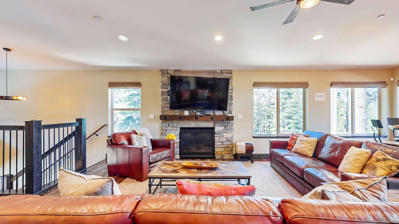 Photo of Livingroom in North Upper Truckee