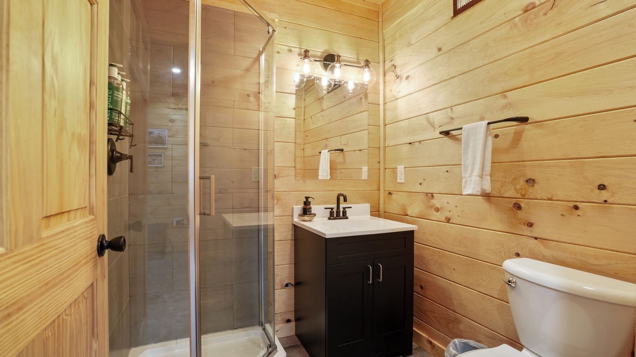 Photo of Bathroom in McArthur