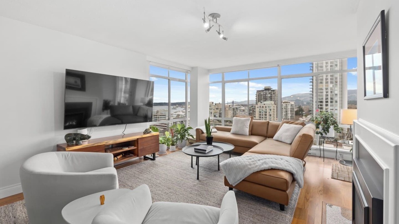 Photo of Livingroom in Lower Lonsdale