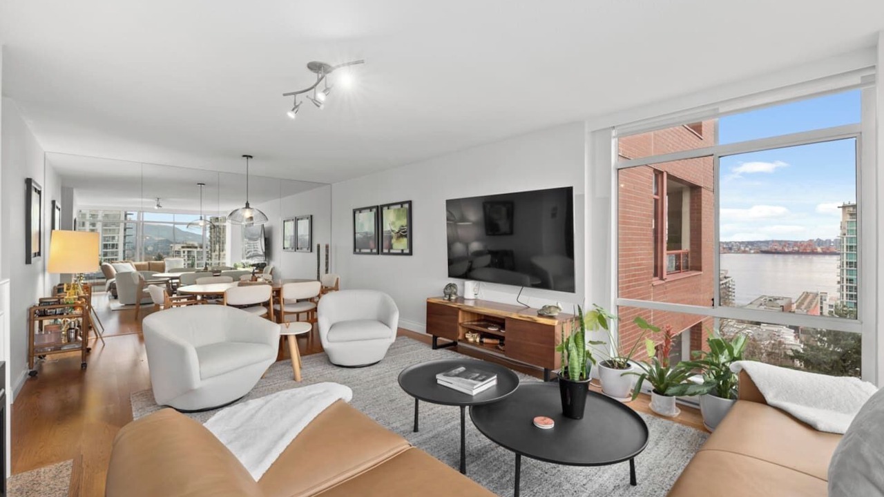 Photo of Livingroom in Lower Lonsdale