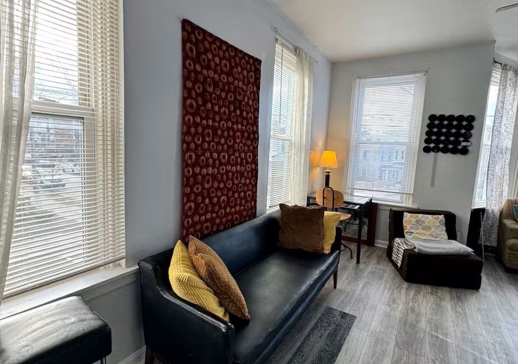 Photo of Livingroom in Fairlawn