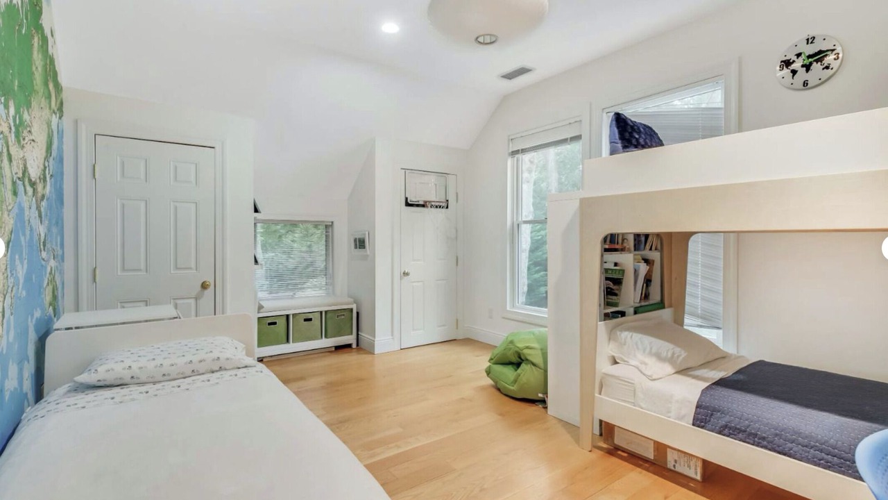 Photo of Bedroom in Wainscott Woods