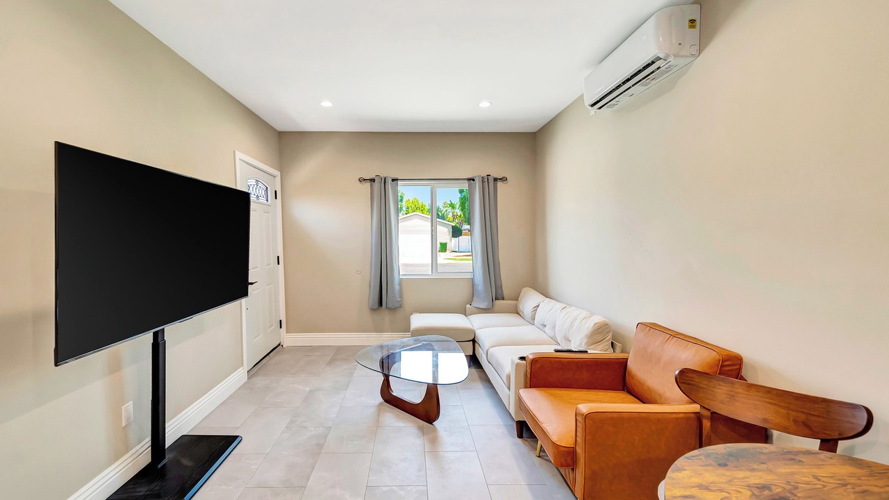 Photo of Livingroom in West Hills