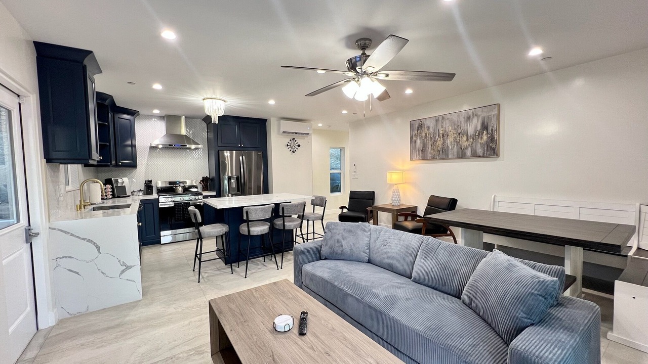 Photo of Livingroom in West Hills