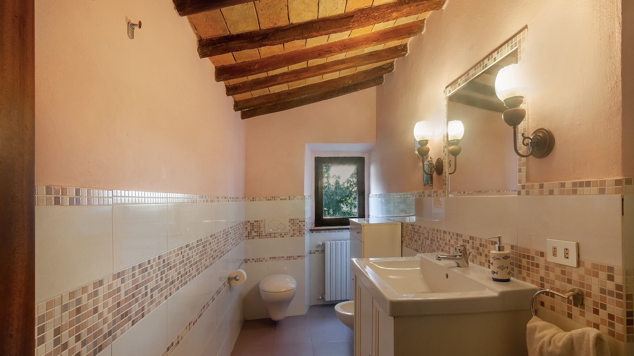 Photo of Bathroom in Montespertoli
