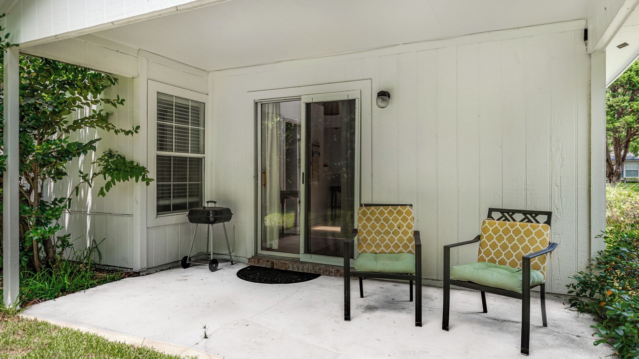 Photo of Patio Balcony in Golden Glades - The Woods