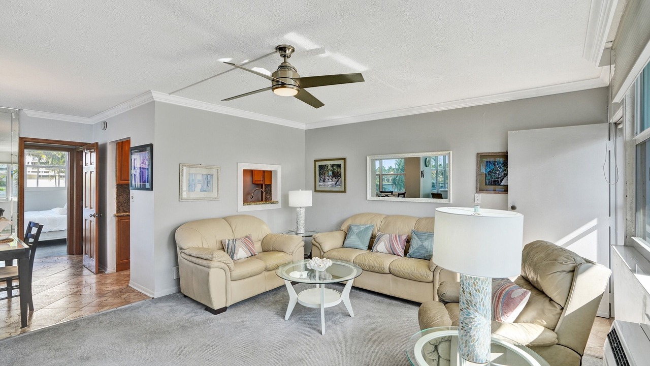 Photo of Livingroom in Central Beach