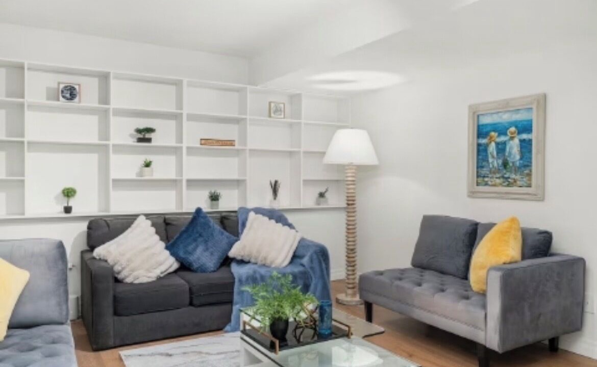 Photo of Livingroom in West Vancouver