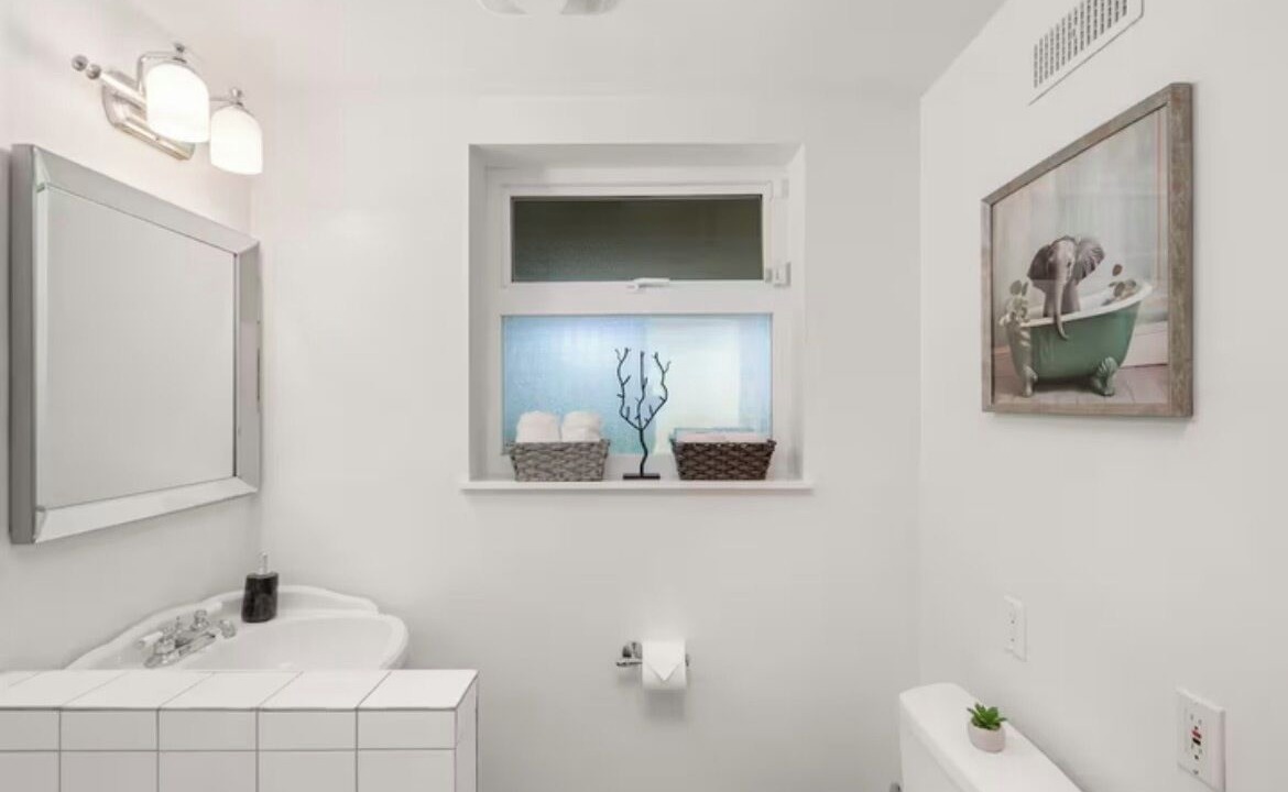 Photo of Bathroom in West Vancouver