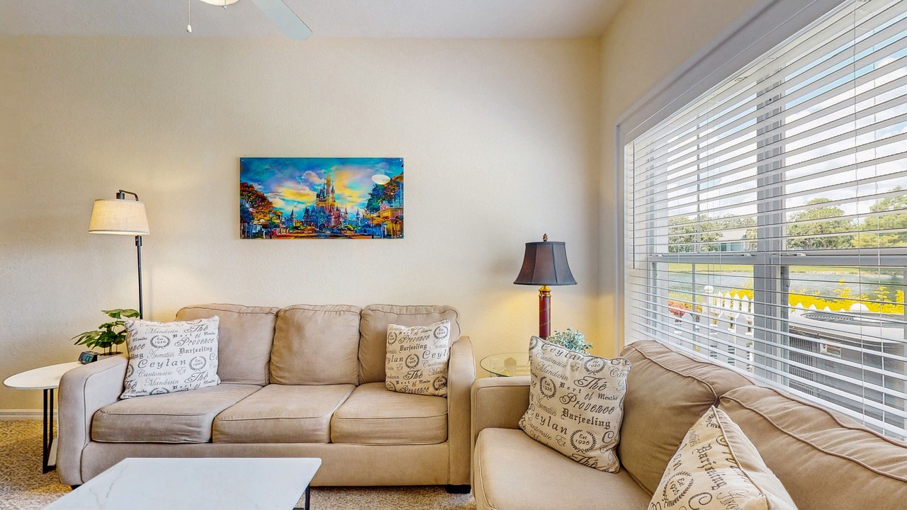 Photo of Livingroom in Venetian Bay Villages