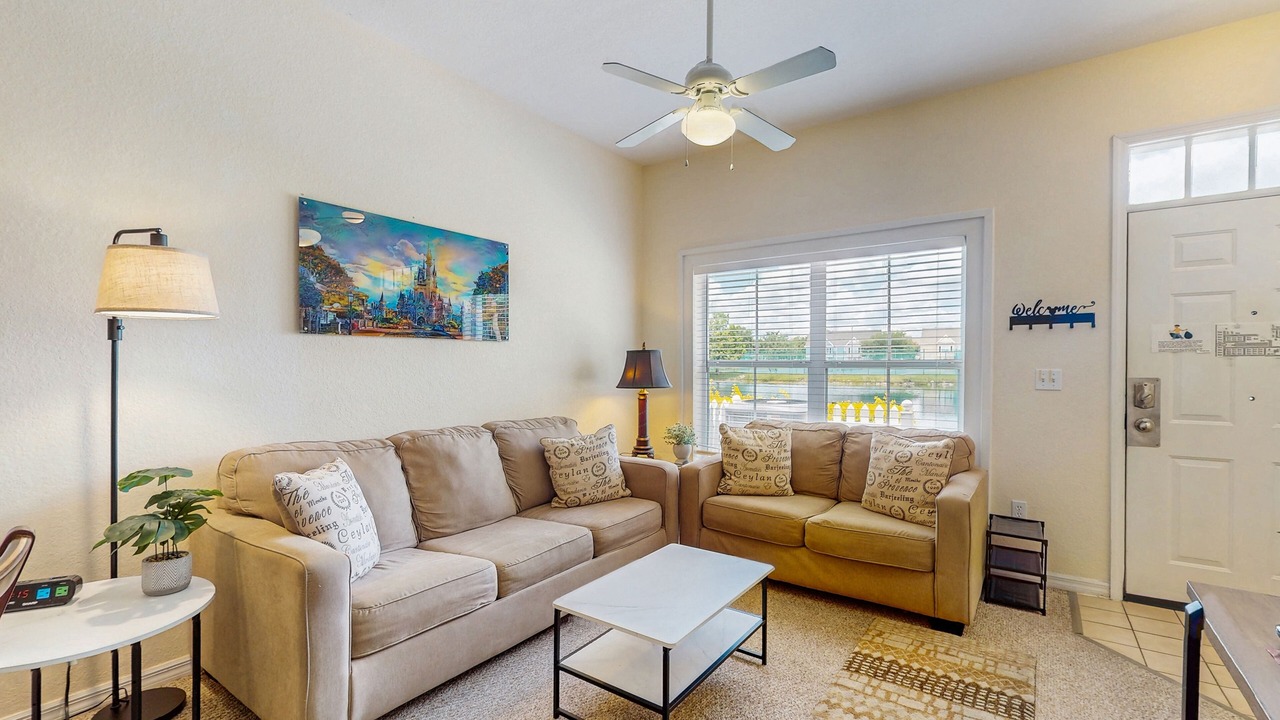 Photo of Livingroom in Venetian Bay Villages