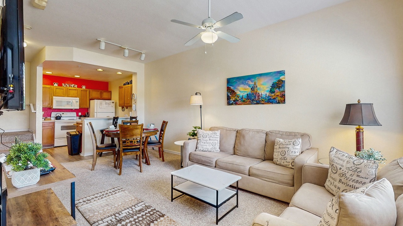 Photo of Livingroom in Venetian Bay Villages