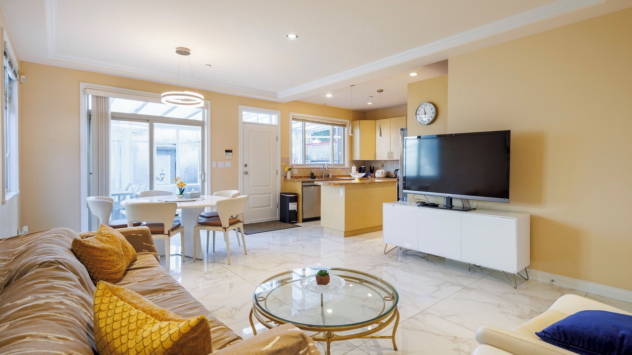 Photo of Livingroom in Fraserview